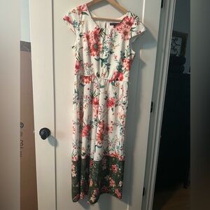 Floral jumpsuit. Size 10. So cute!!!